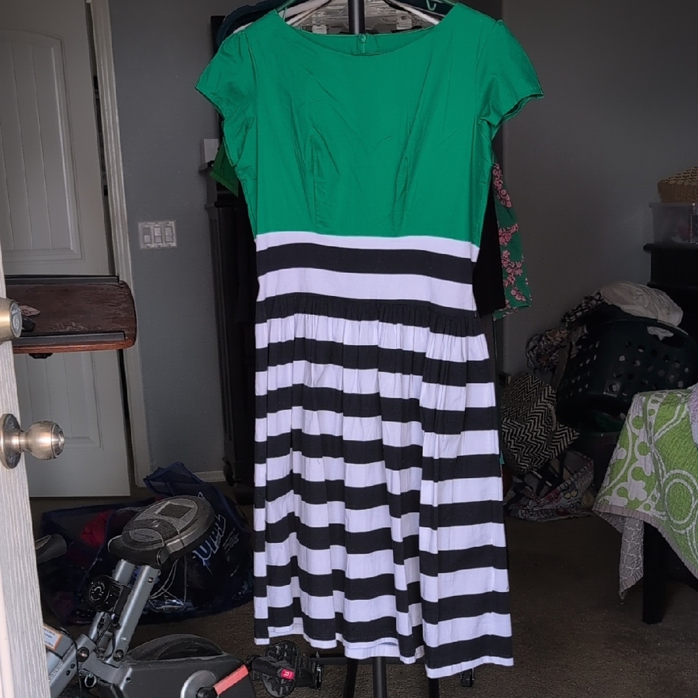 Shabby Apple Vibrant Green Dress Medium